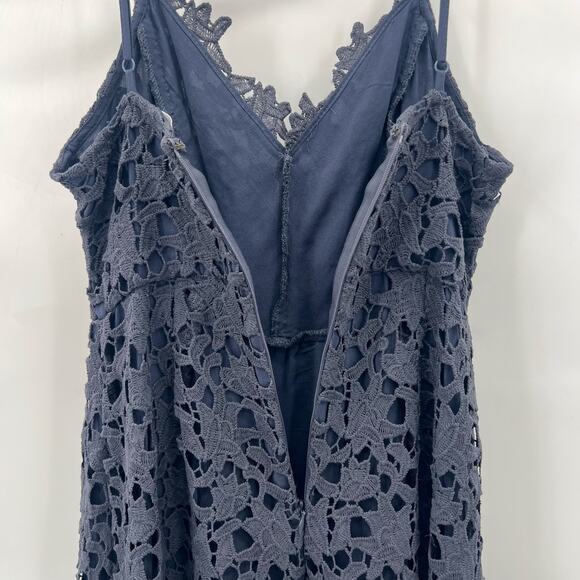ASTR The Label Crochet Lace Dress Womens Small Navy Blue Pleated Front - Picture 7 of 10